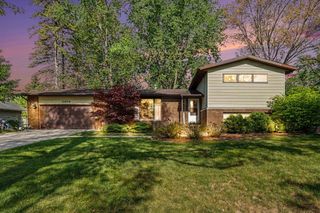 4404 Robinhood Terrace Drive, Midland, MI 48642