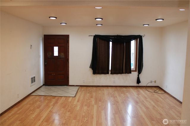 2714 Aberdeen Avenue, Hoquiam, WA 98550