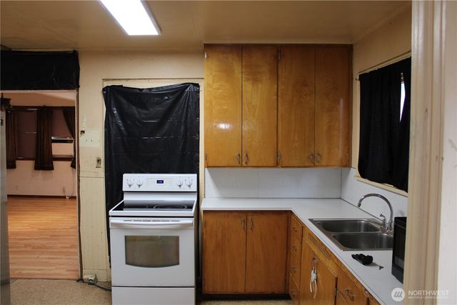 2714 Aberdeen Avenue, Hoquiam, WA 98550