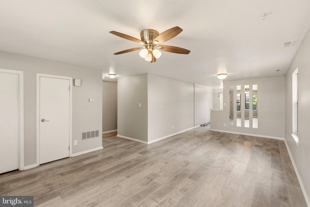 8 HEYWOOD LN, SICKLERVILLE, NJ 08081 — photo 5