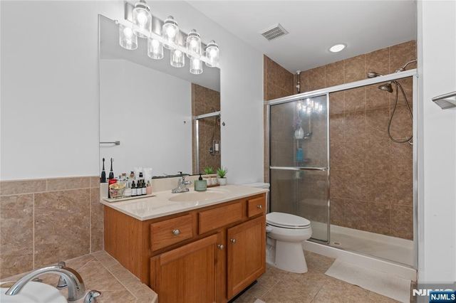 162 Blue Heron Drive, Secaucus, NJ 07094