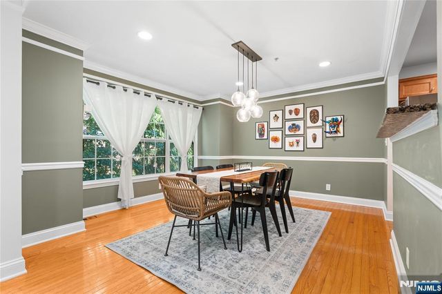 162 Blue Heron Drive, Secaucus, NJ 07094