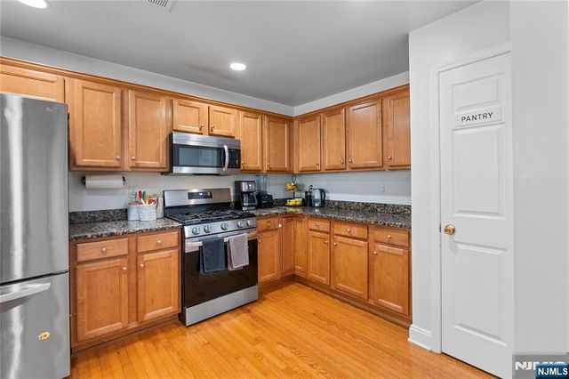 162 Blue Heron Drive, Secaucus, NJ 07094