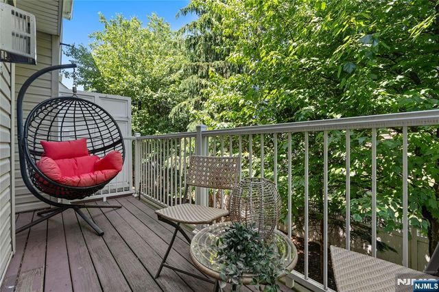 162 Blue Heron Drive, Secaucus, NJ 07094