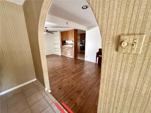 214 Sabine St, Portland, TX 78374