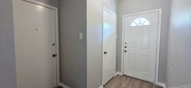 7814 Kingsbury Wood Unit 2, San Antonio, TX 78240