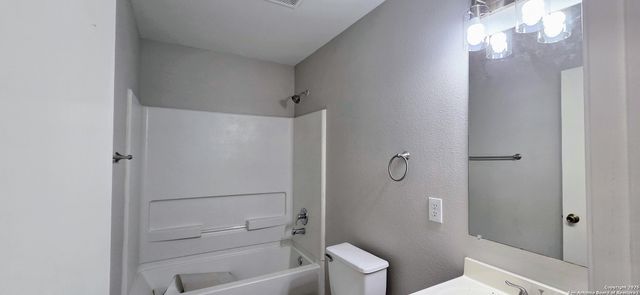 7814 Kingsbury Wood Unit 2, San Antonio, TX 78240