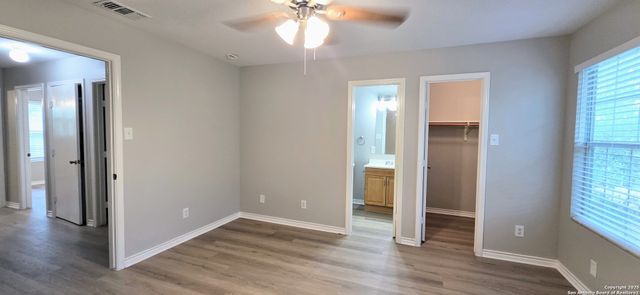 7814 Kingsbury Wood Unit 2, San Antonio, TX 78240