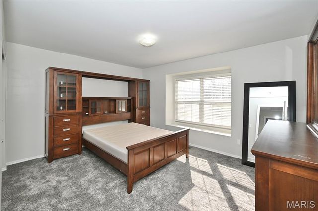 3235 Country Knoll Drive, St Charles, MO 63303