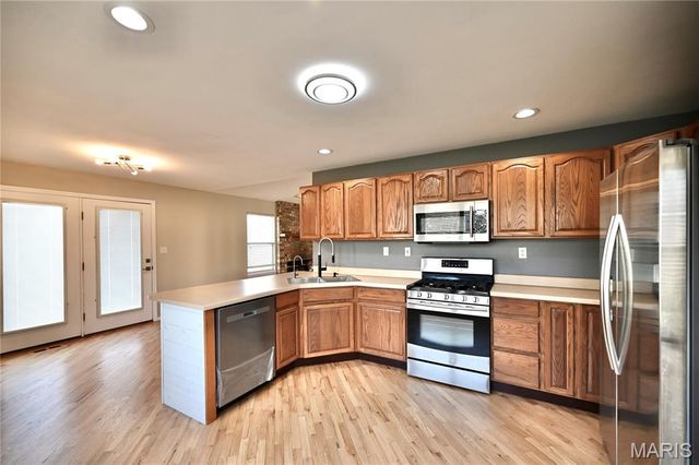 3235 Country Knoll Drive, St Charles, MO 63303
