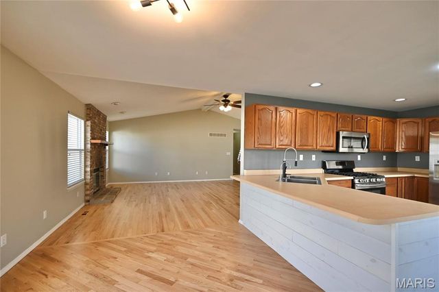 3235 Country Knoll Drive, St Charles, MO 63303