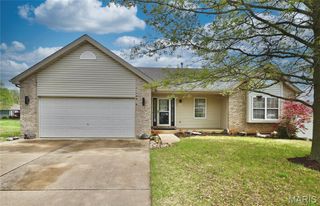3235 Country Knoll Drive, St Charles, MO 63303
