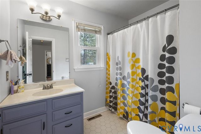 12056 Elmont Rd, Ashland, VA 23005