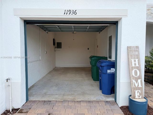 11936 SW 247th Terrace ., Homestead, FL 33032