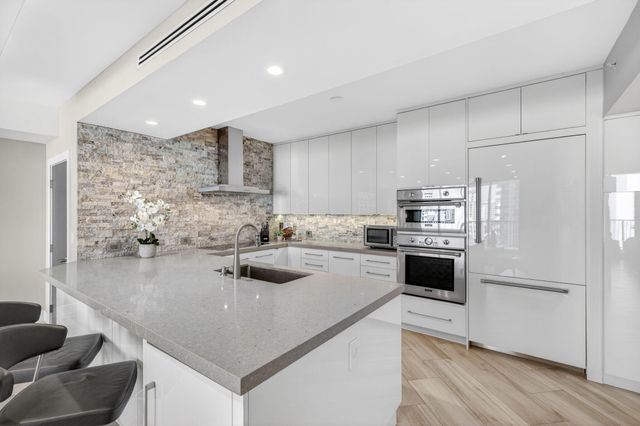 100 S Birch Road 803, Fort Lauderdale, FL 33316