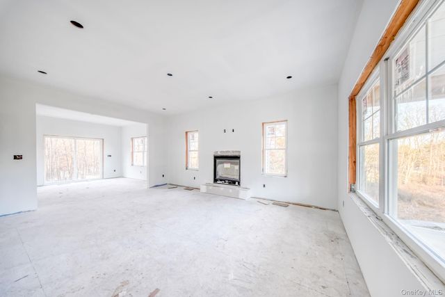 48 W Corbett Road, Montgomery, NY 12549