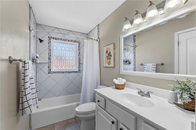 3412 W 9th Court, Lawrence, KS 66049