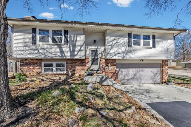 3412 W 9th Court, Lawrence, KS 66049