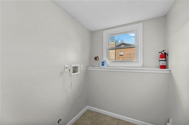 3412 W 9th Court, Lawrence, KS 66049