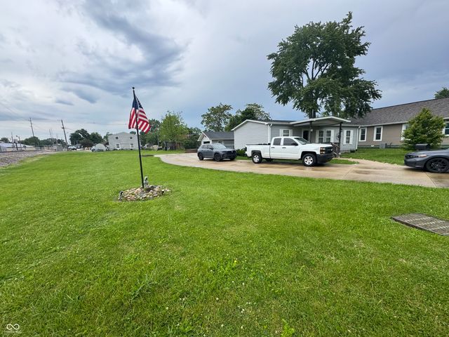 620 Pearl Street, Whiteland, IN 46184