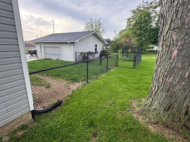 620 Pearl Street, Whiteland, IN 46184