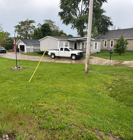 620 Pearl Street, Whiteland, IN 46184