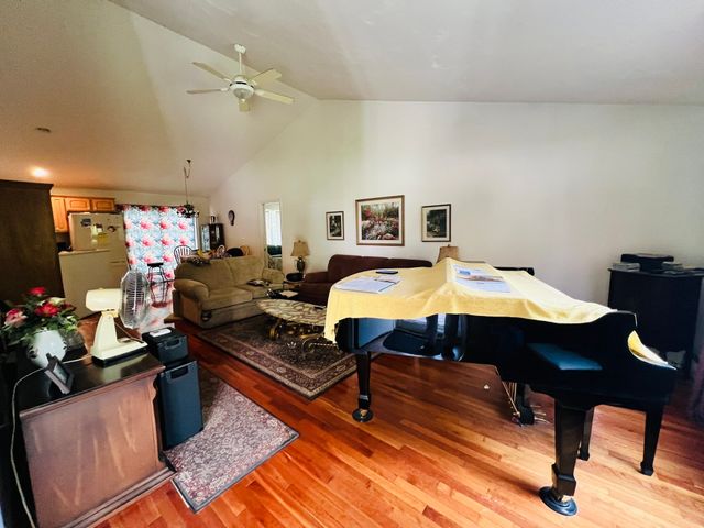 12 Deerfield Cir, Auburn, MA 01501