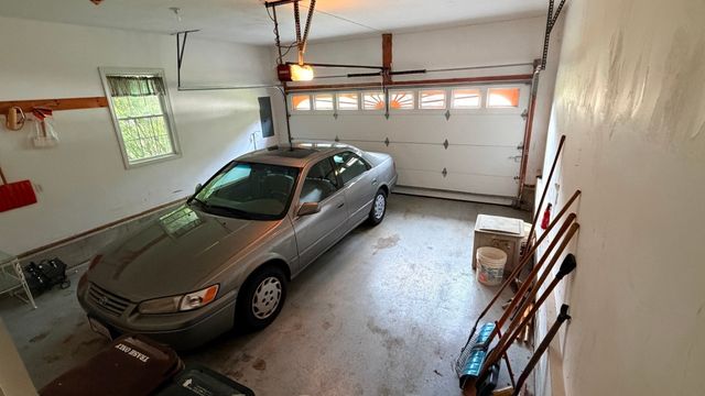 12 Deerfield Cir, Auburn, MA 01501