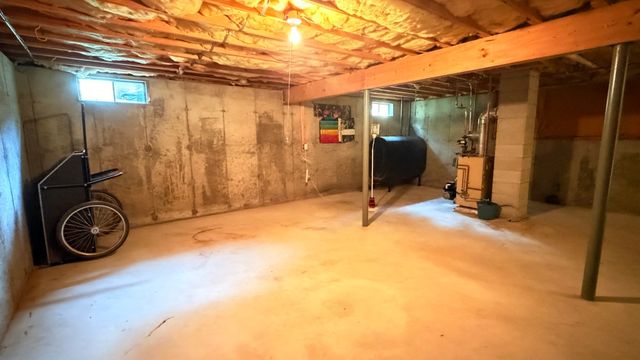 12 Deerfield Cir, Auburn, MA 01501
