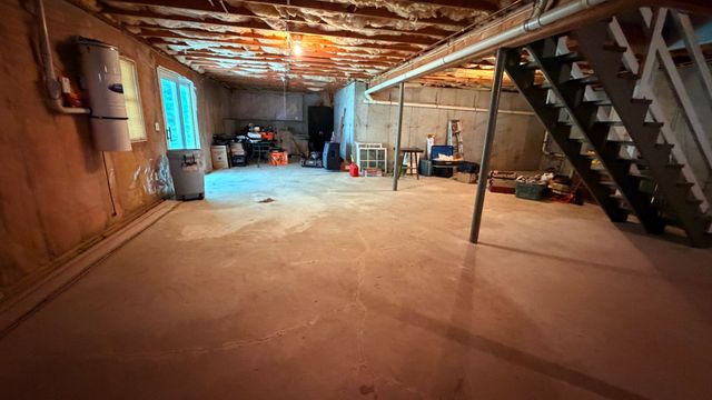 12 Deerfield Cir, Auburn, MA 01501