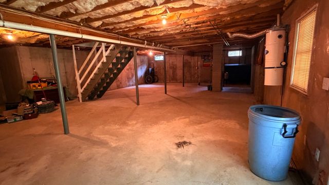 12 Deerfield Cir, Auburn, MA 01501