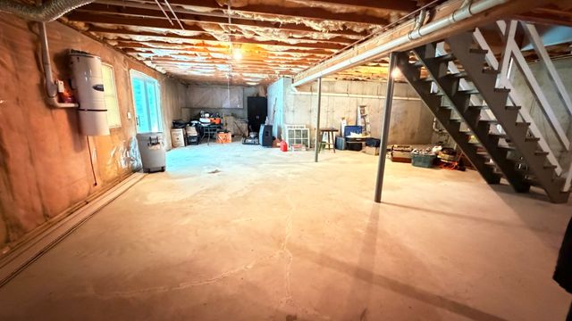 12 Deerfield Cir, Auburn, MA 01501