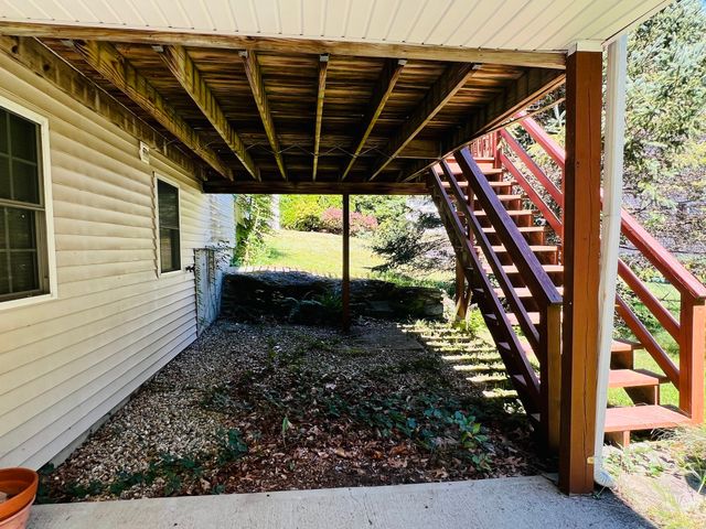 12 Deerfield Cir, Auburn, MA 01501