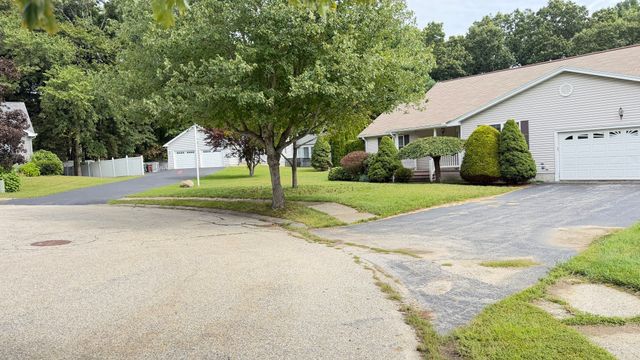 12 Deerfield Cir, Auburn, MA 01501