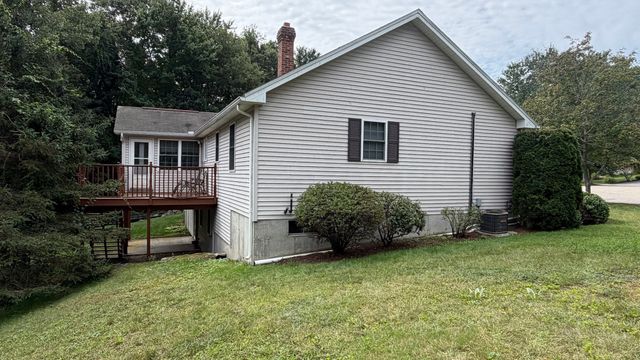 12 Deerfield Cir, Auburn, MA 01501