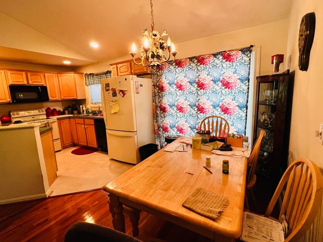 12 Deerfield Cir, Auburn, MA 01501