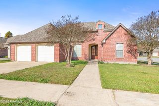 100 Hollow Green Drive, Lafayette, LA 70508