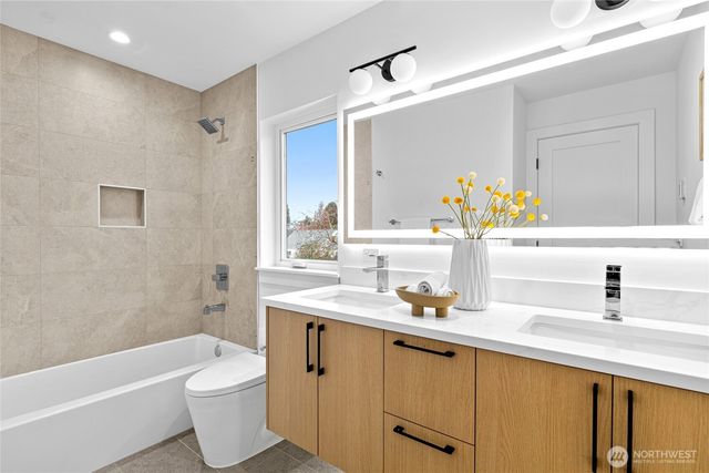 6547 11th Avenue NW, Seattle, WA 98117