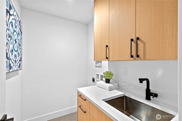 6547 11th Avenue NW, Seattle, WA 98117