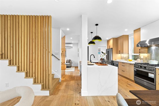 6547 11th Avenue NW, Seattle, WA 98117