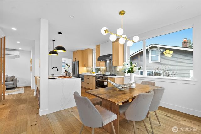 6547 11th Avenue NW, Seattle, WA 98117