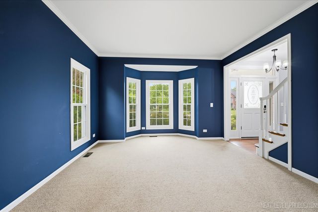 39W832 Carl Sandburg Road, St. Charles, IL 60175