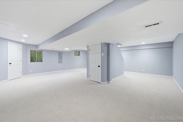 39W832 Carl Sandburg Road, St. Charles, IL 60175