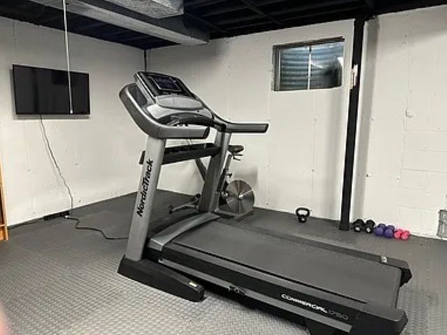 39W832 Carl Sandburg Road, St. Charles, IL 60175