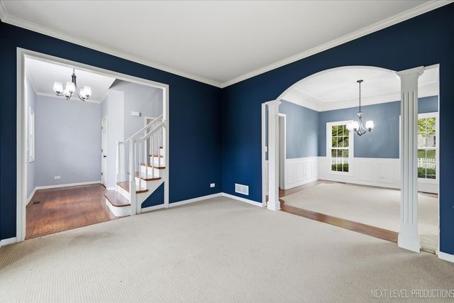 39W832 Carl Sandburg Road, St. Charles, IL 60175
