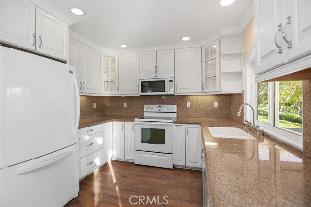 3289 San Amadeo C, Laguna Woods, CA 92637