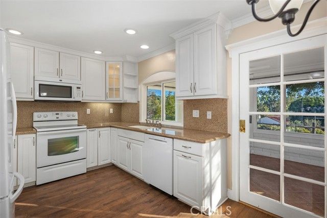 3289 San Amadeo C, Laguna Woods, CA 92637