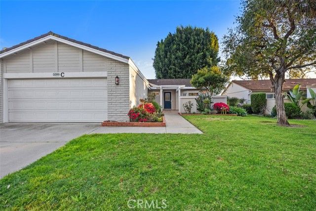3289 San Amadeo C, Laguna Woods, CA 92637