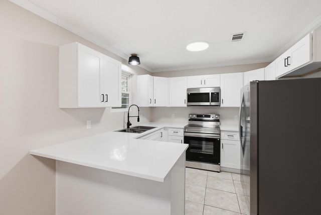 1934 County Highway 3280, Freeport, FL 32439