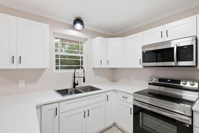 1934 County Highway 3280, Freeport, FL 32439